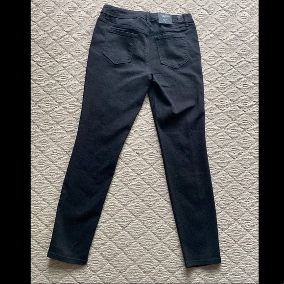 NWT: Simply Vera Vera Wang mid rise skinny jeans - Picture 3 of 3